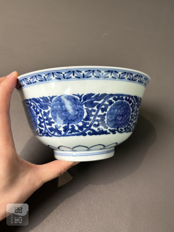 清嘉庆 青花缠枝花卉纹碗 - 图5